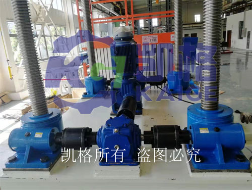 中航飛機起落架油缸磨損實驗架